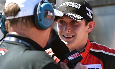 thumbnail for Veach lets up to win Indy Lights pole at Road America