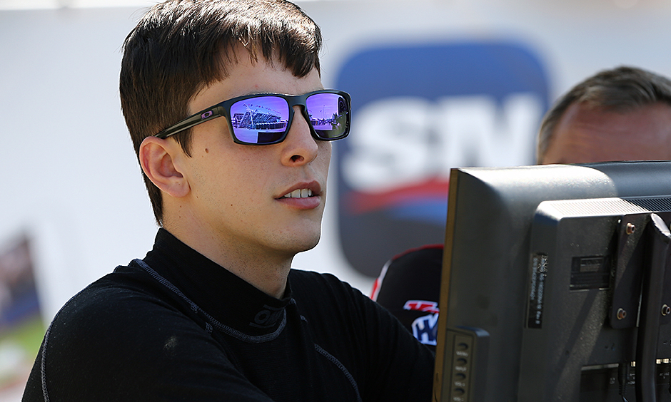thumbnail for Urrutia relying on team for push to top in Indy Lights