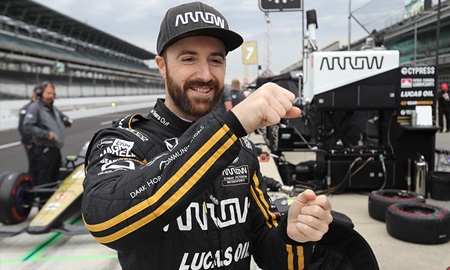 thumbnail for Notes: Hinchcliffe puts hammer down for first foundation fundraiser