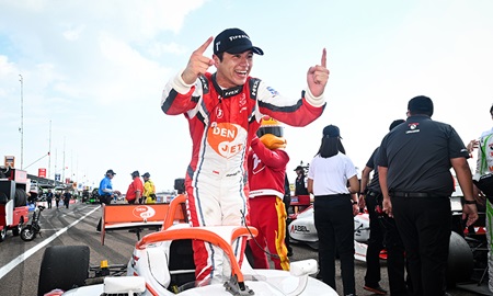 thumbnail for Frost Works Late Shift To Win Opener at St. Petersburg