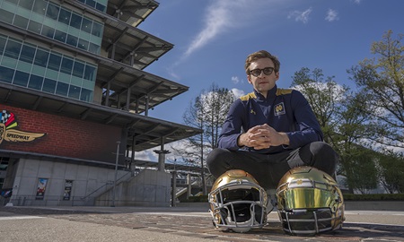 thumbnail for Notre Dame, Roe Team Up for Fighting Irish Racing Helmet