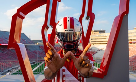 thumbnail for Sundaramoorthy To Show Badgers’ Spirit at Milwaukee