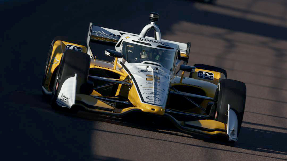 Josef Newgarden Hunts Down Victory, Takes Series Lead at Phoenix
