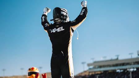 thumbnail for Josef Newgarden Hunts Down Victory, Takes Series Lead at Phoenix
